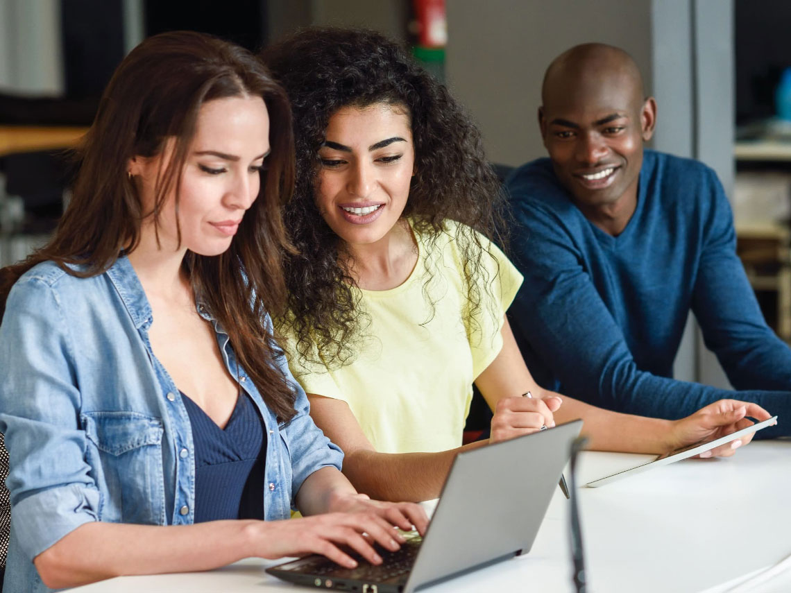 HR system hr specialist head hunter