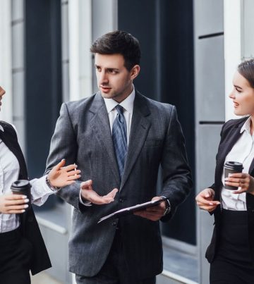 HR system hr specialist head hunter