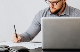 HR system hr specialist head hunter